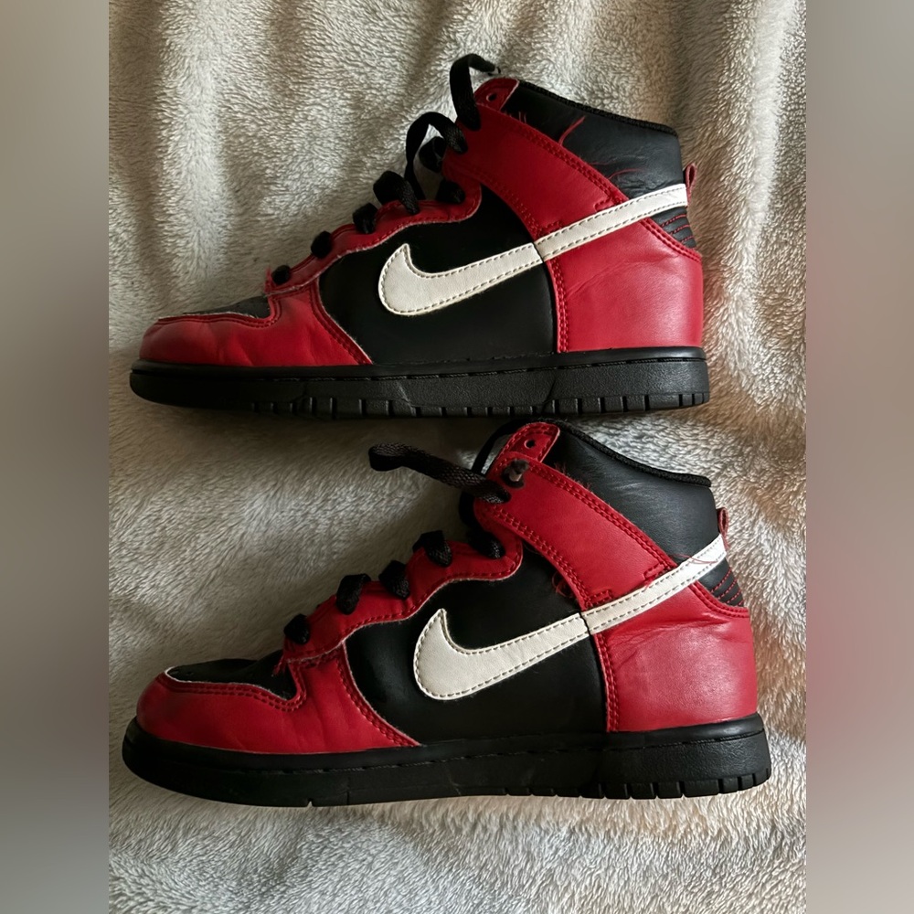 Nike high dunk Deadpool size 2